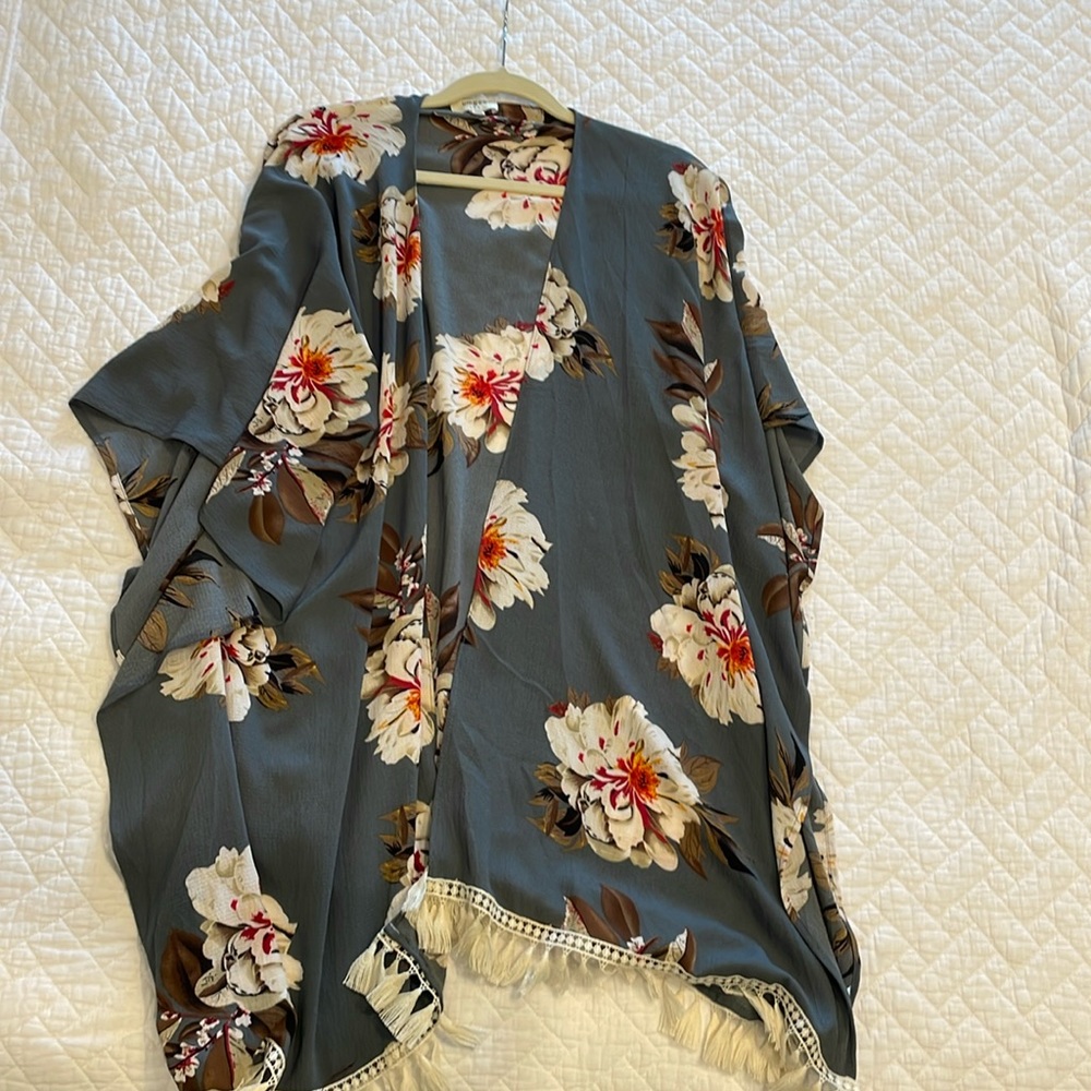 Blue/grey floral shawl